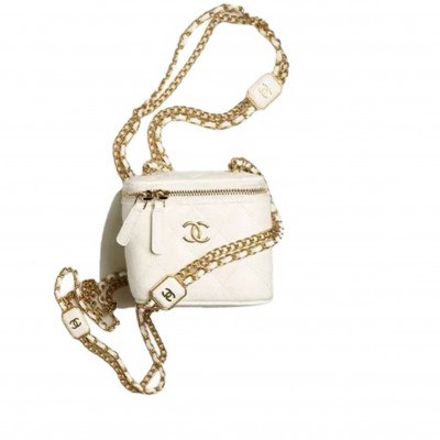 CHANEL SMALL VANITY WITH CHAIN GOLD HARDWARE  AP2931 B08815 10601 (11*8.5*7cm)